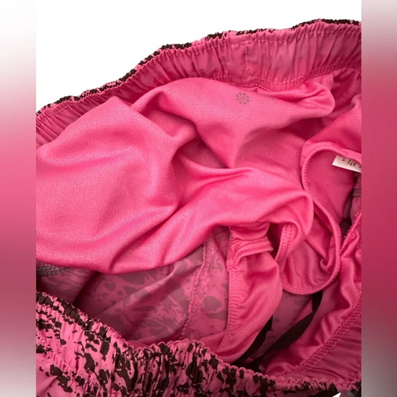 Nike Dri-FIT Women's Icon Clash Tempo Running Shorts Pink Print Size Medium NWT - Picture 4 of 6